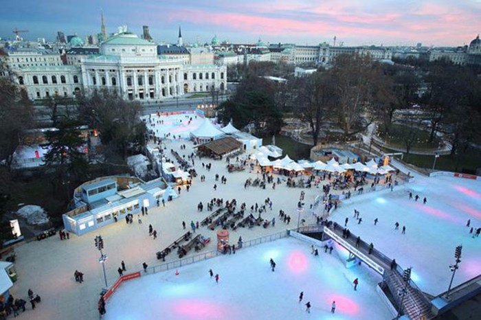 每年这个时候维也纳都得玩儿个大的——“冰雪奇缘”