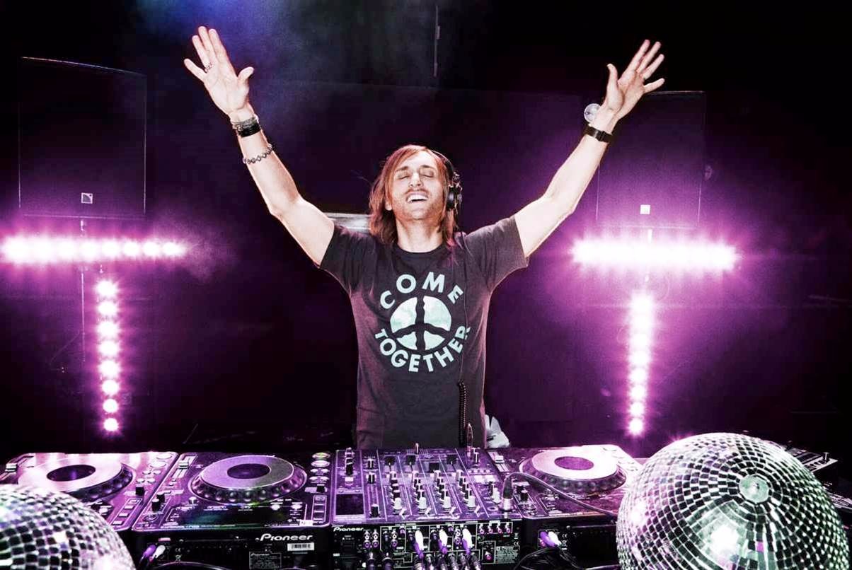 大神级电音DJ：David Guetta要在埃菲尔铁塔下开免费音乐会了！