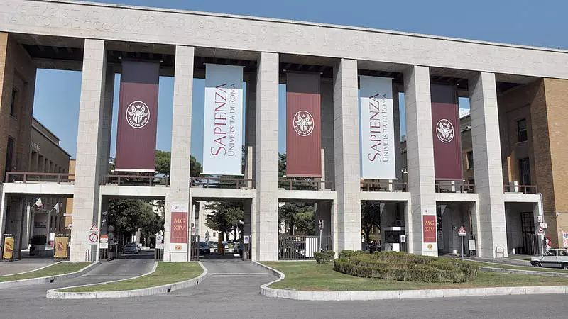 世界大学排名出炉!意大利41所大学上榜,罗马一大这个专业排第一!