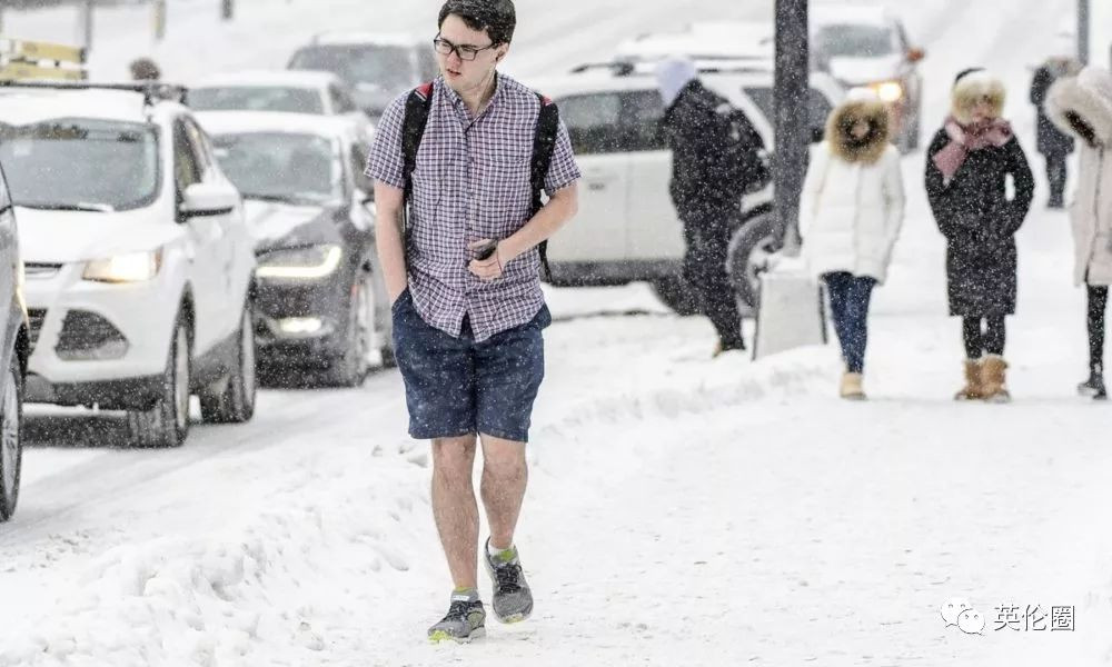又到了雨雪天穿短裤的季节，英国潮人都是被鬼天气逼出来的