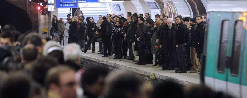 上周六巴黎游行混战刚结束，本周二SNCF大罢工，十二月RATP叒无限期罢工......法国，我该拿什么拯救你？