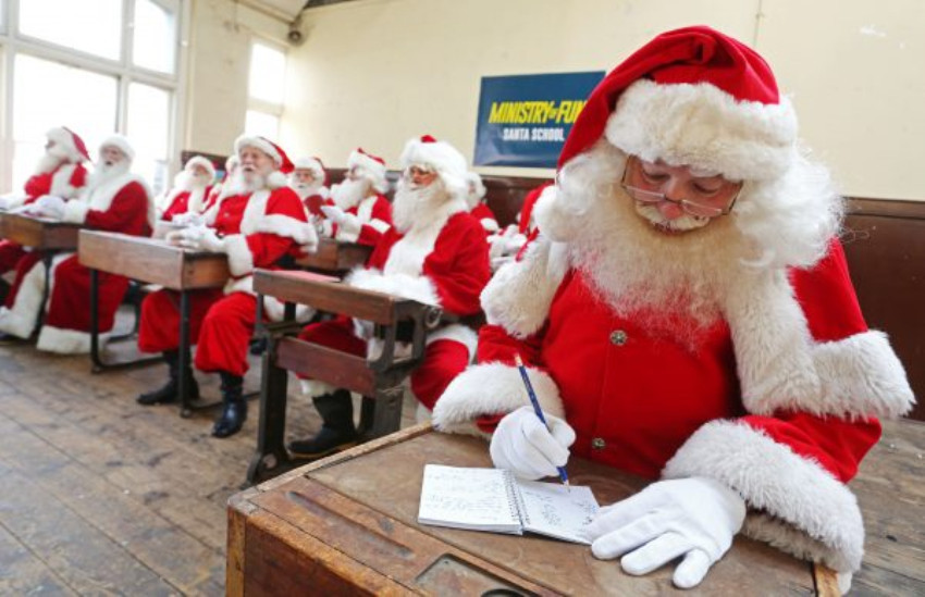 培训班、学外语、写回信……圣诞节“倒数日”，各国圣诞老人都在忙什么？