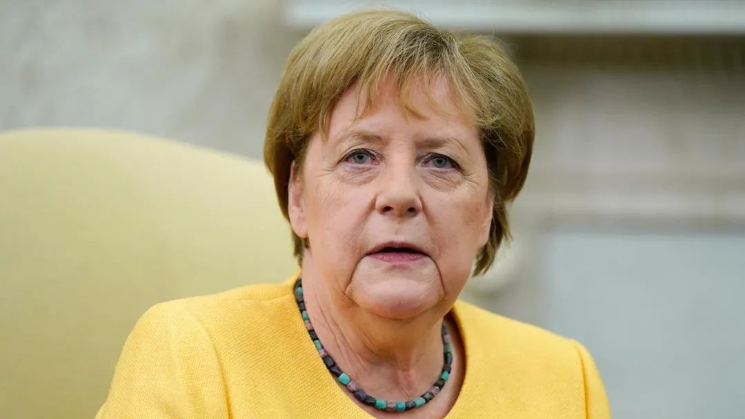 卸任总理仅半年，德国人已公开谈论默克尔的“错误”