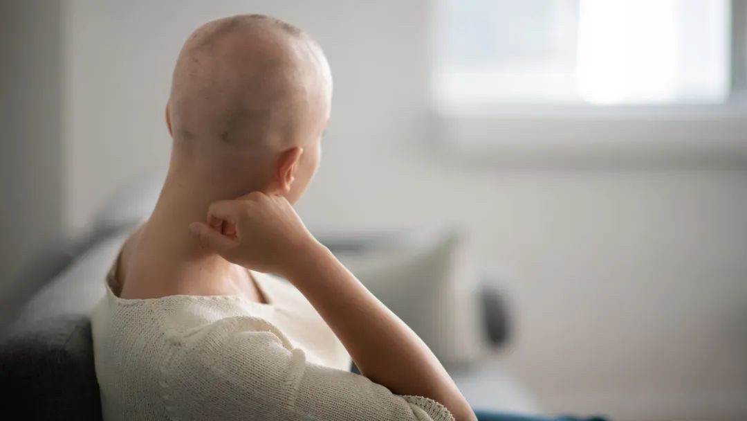 看哭无数人的英国纪录片:面对癌症,他们选择与死神搏斗
