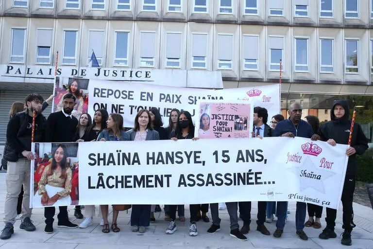 15岁法国女孩遇人不淑，疑似孕期被男友烧死！但凶犯可能只需要坐8年牢…