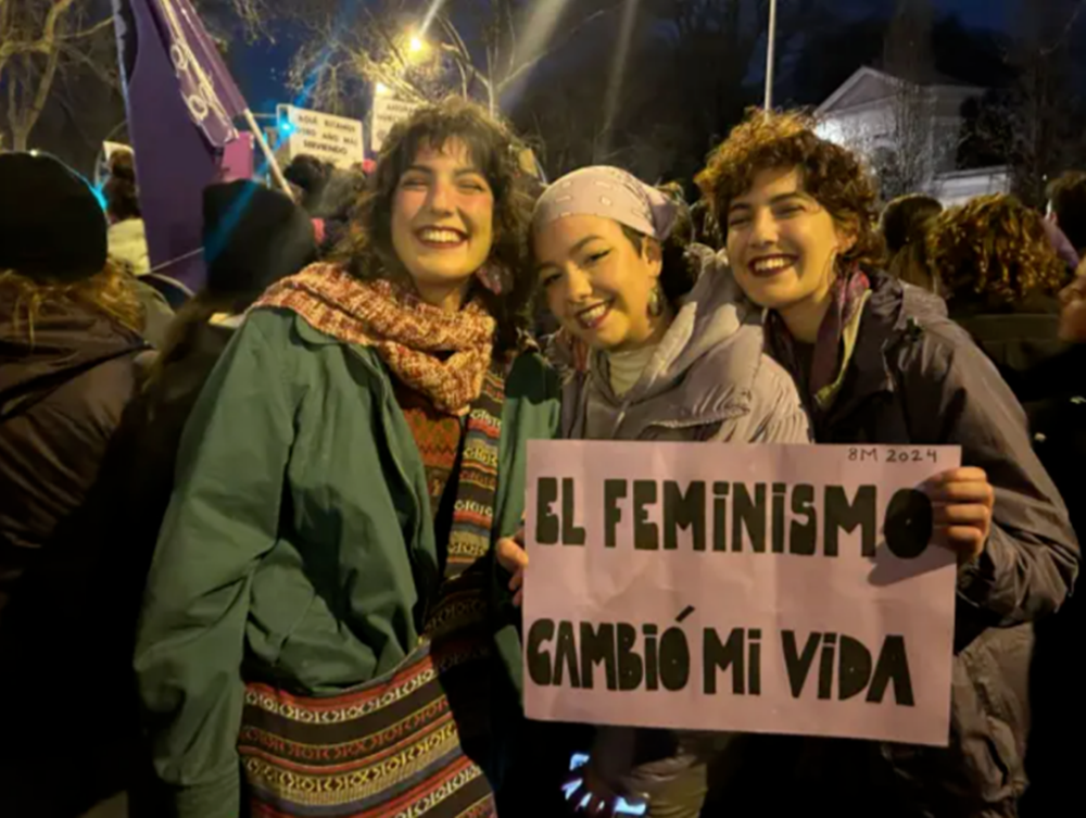 妇女节数万人游行，堕胎权引关注！阿尤索呼吁设“男性日”，遭桑切斯谴责！